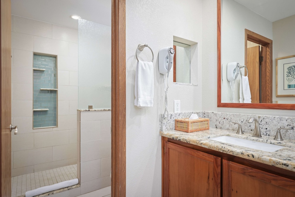 Suite, Multiple Beds, Ocean View - Photo 10