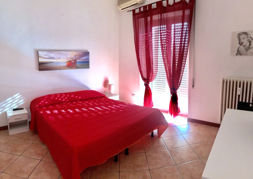 Double or Twin Room, Private Bathroom (Margaret)