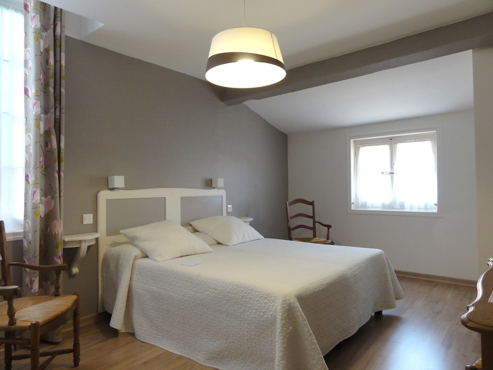 Standard Double Room photo 3