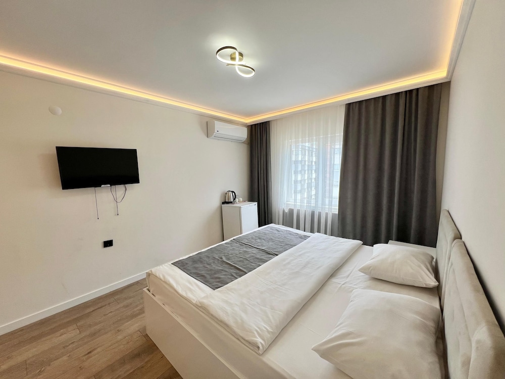 Classic Room, 1 Queen Bed, Mountain View photo 1