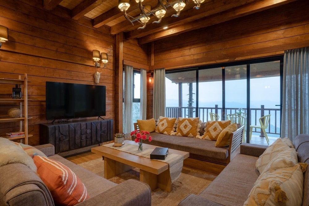 Luxury Villa, 2 Bedrooms photo 3