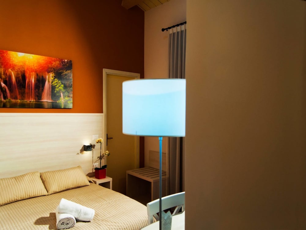 Single Room photo 3