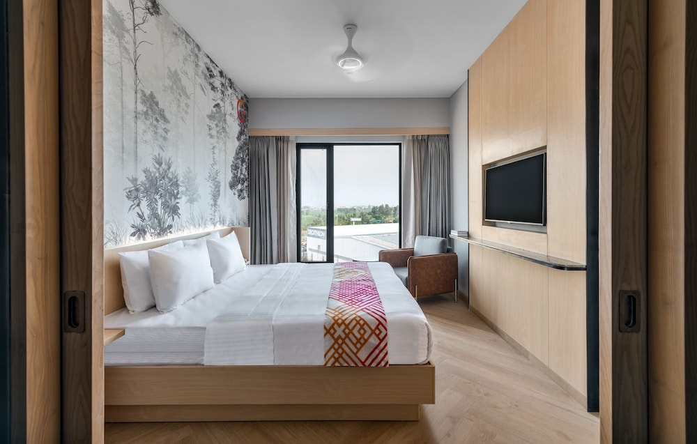 Executive Suite 1 BR - Photo 1