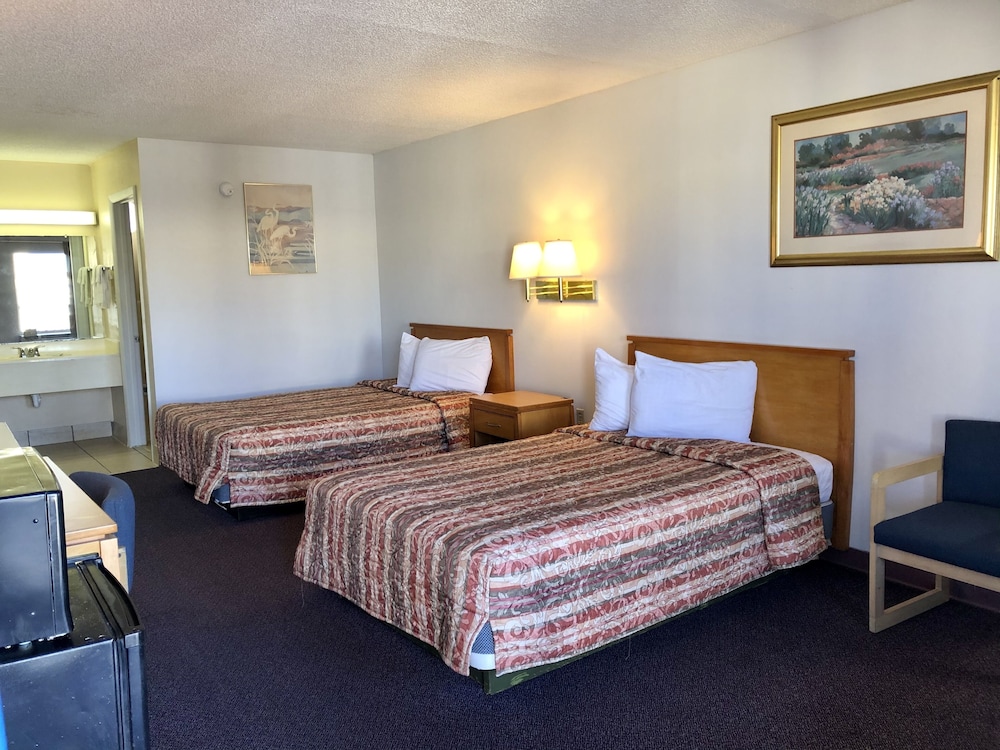 Standard Room, 2 Double Beds photo 2