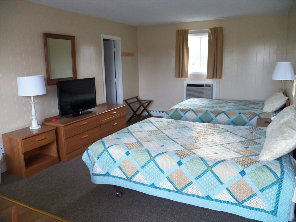 Deluxe Room, 2 Queen Beds photo 2