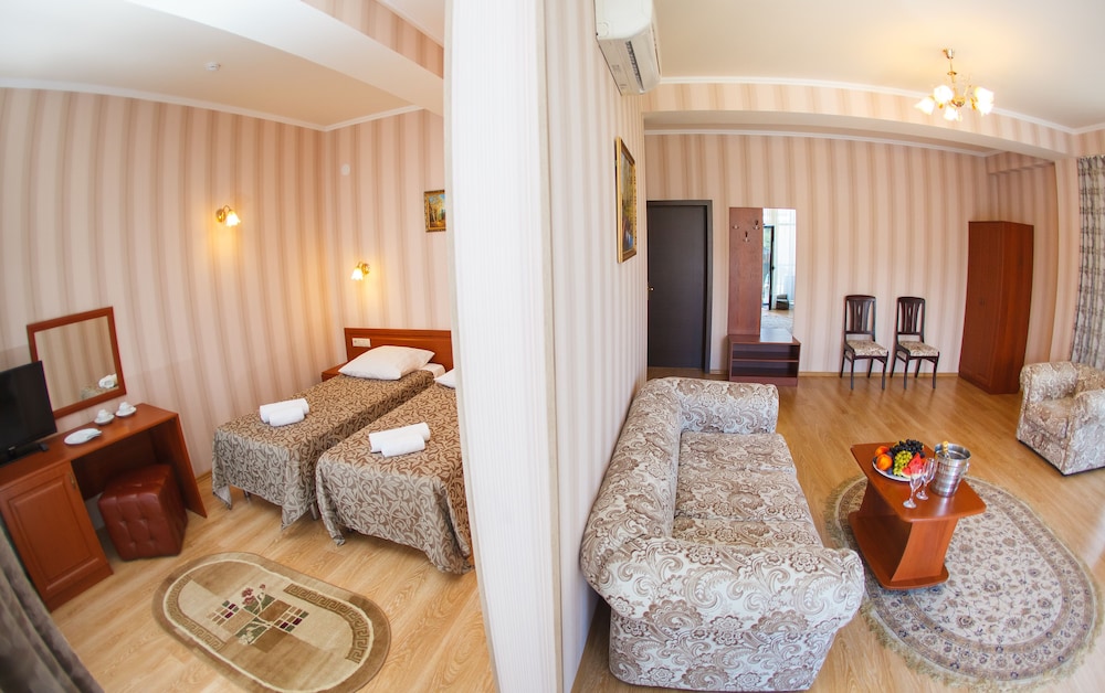 Suite, 1 Bedroom, Balcony photo 2