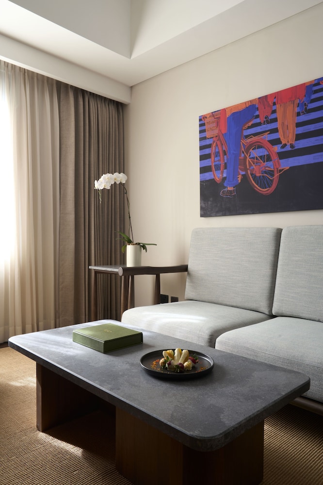 One-Bedroom Premier with 1 King Bed photo 2