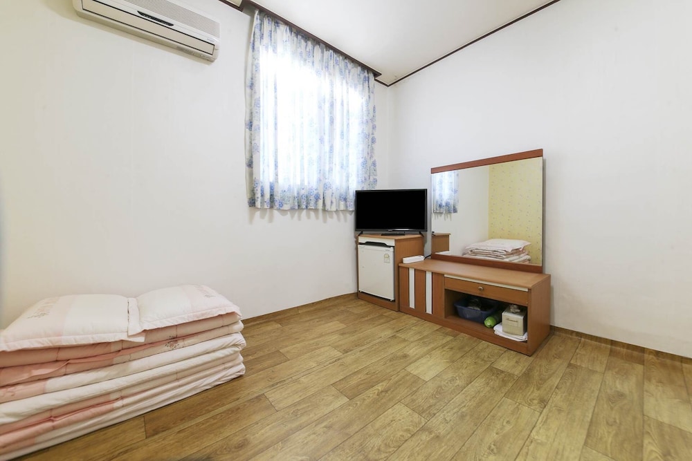 Korean Traditional Room (2 Ppl) photo 1