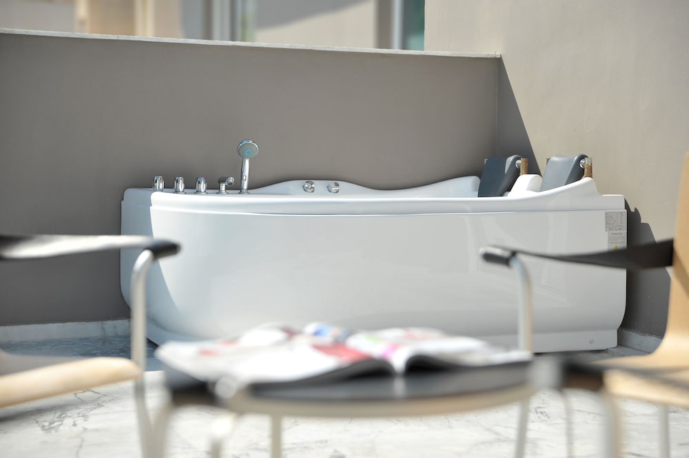 Family Room, Jetted Tub, Garden View