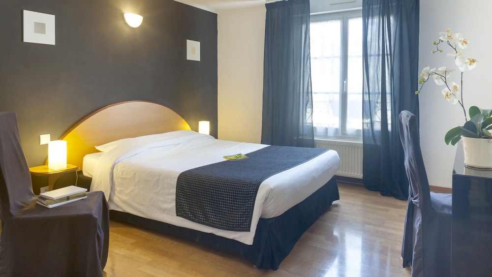 Standard Room photo 2