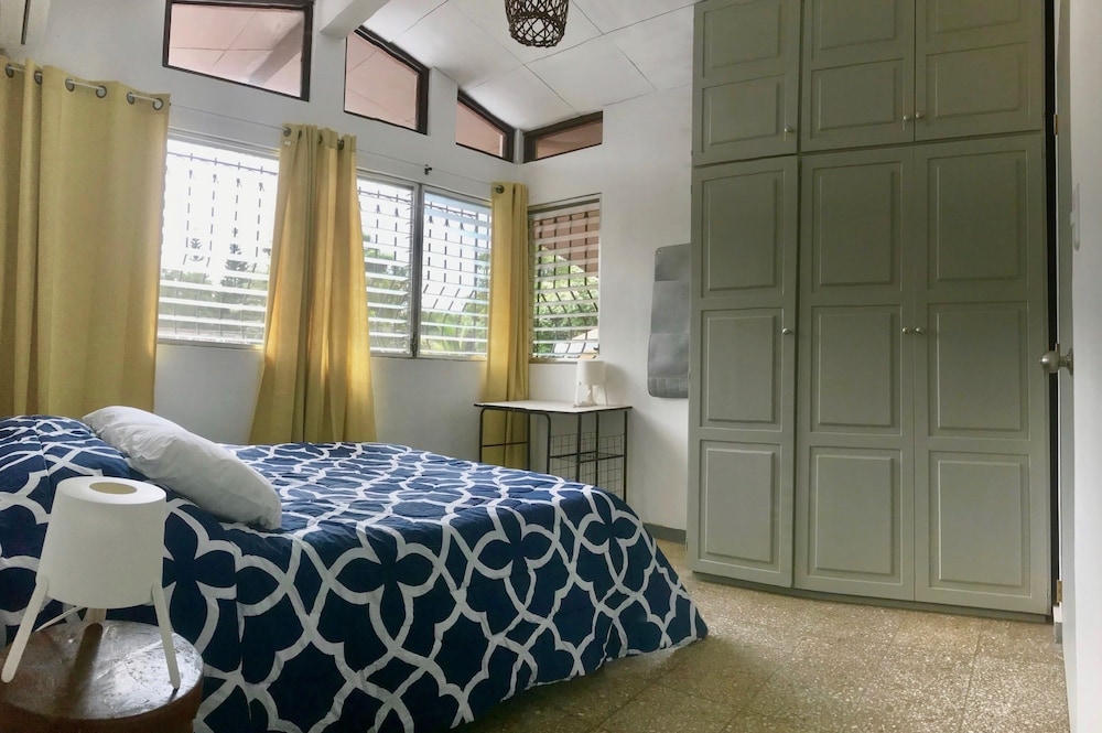 Design Studio Suite, 1 Queen Bed with Sofa bed, Kitchenette photo 1