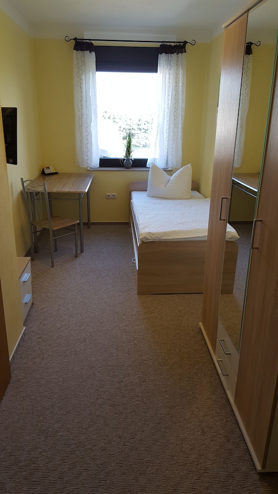 Basic Single Room (Single Bed) photo 2