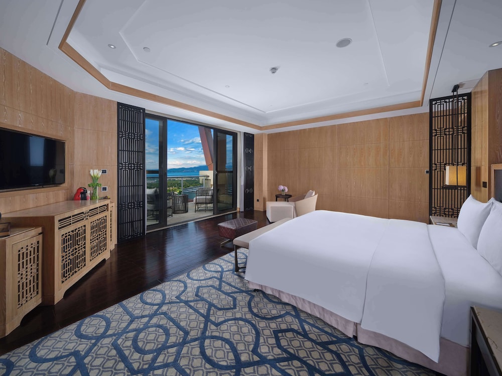 Premier Suite Lake view Room