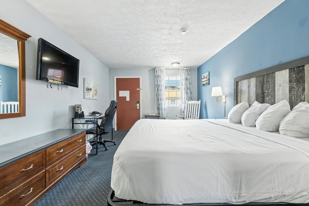 Standard Room, 1 King Bed - Photo 3