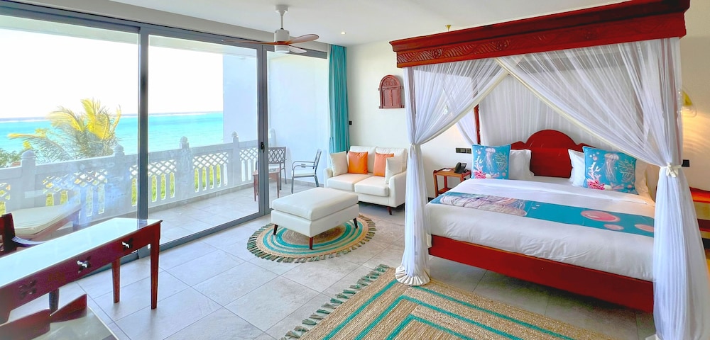 Ocean Palace Suite photo 1