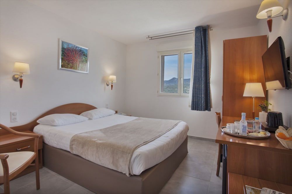 Double Room, Sea View - Photo 2