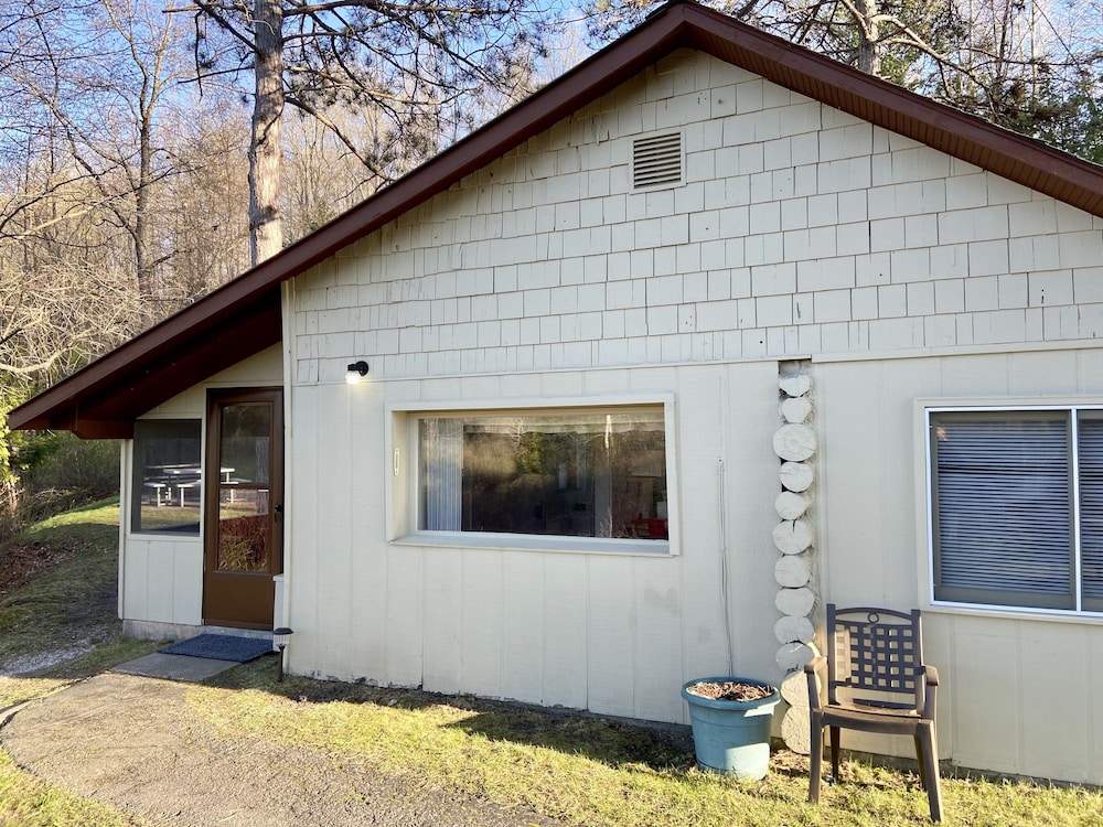 Cabin 6 photo 1