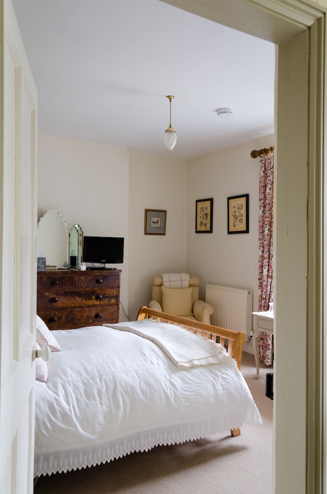 Double Room with Private External Bathroom photo 2