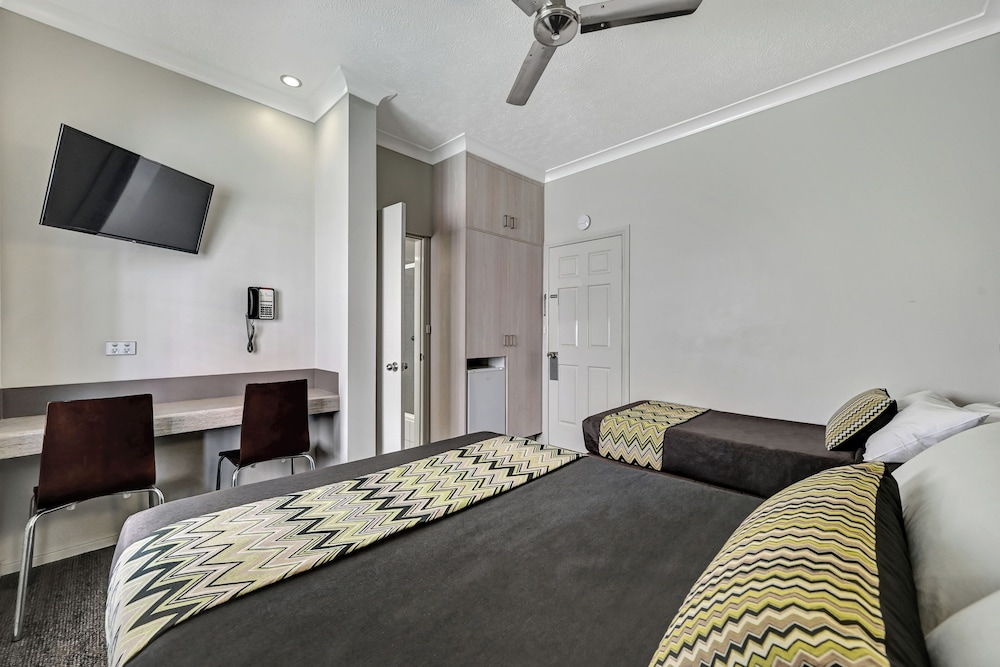 Standard Twin Room photo 2