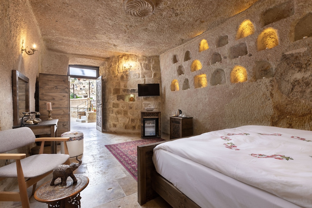 Deluxe Suite - Photo 17