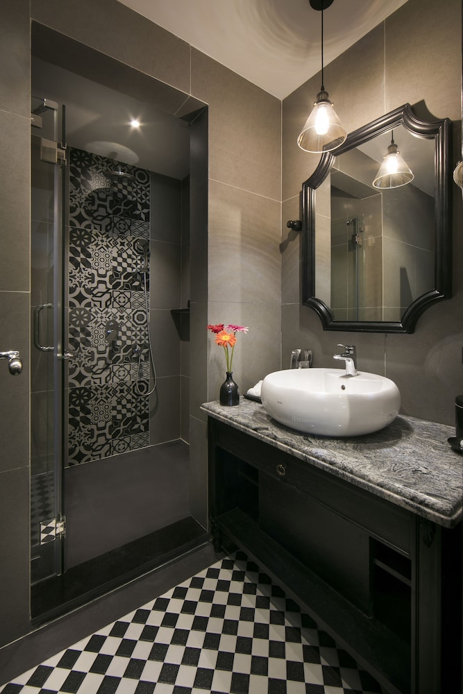 Suite - Photo 9
