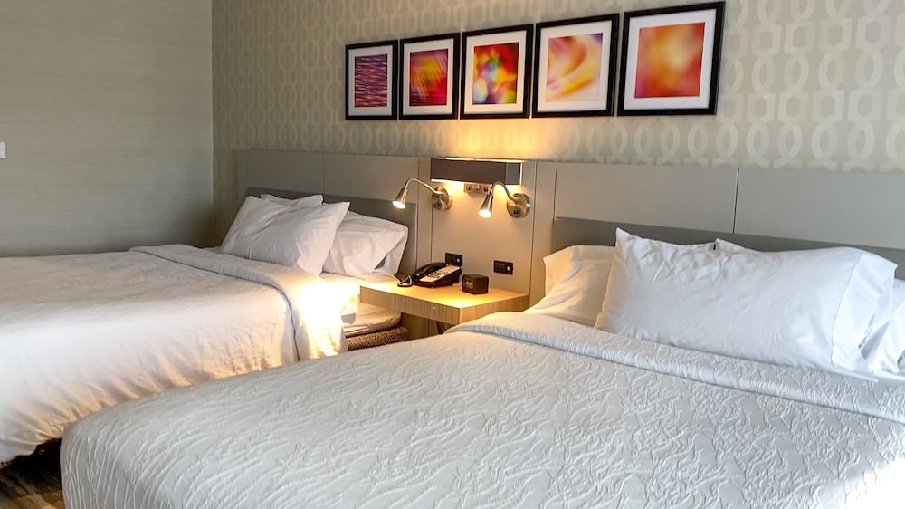 Suite, 2 Queen Beds, Accessible - Photo 2