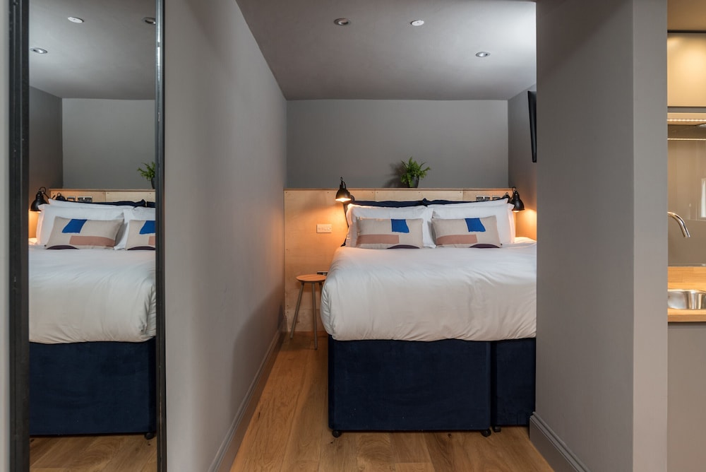 Superior Studio, 1 King Bed with Sofa bed, Kitchen