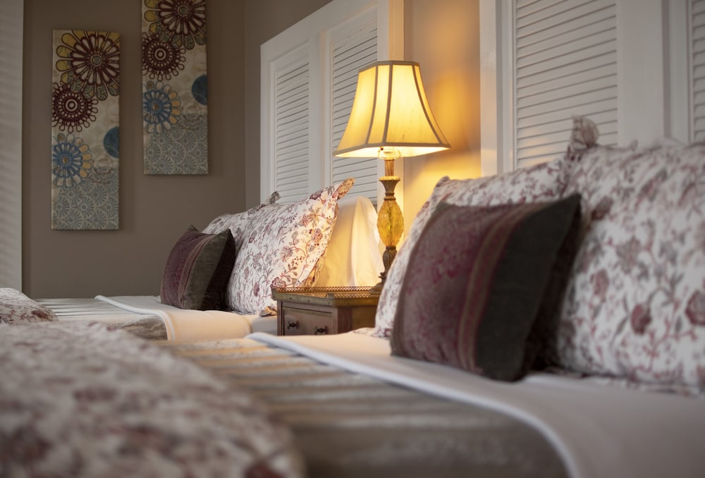 Talbott Double Suite photo 2