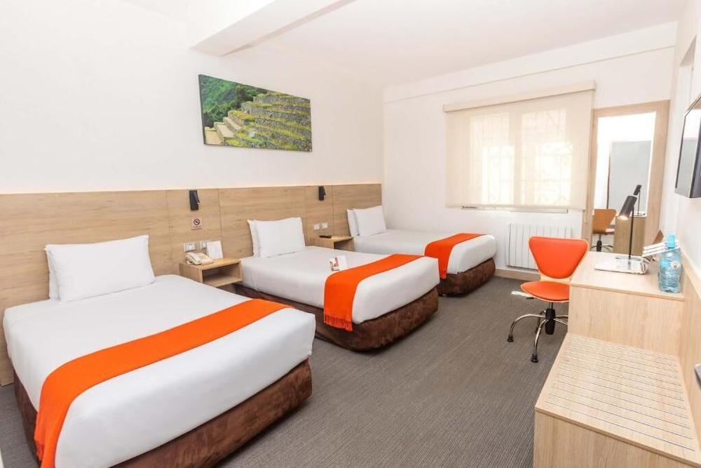 Traditional Room, 3 Twin Beds photo 1