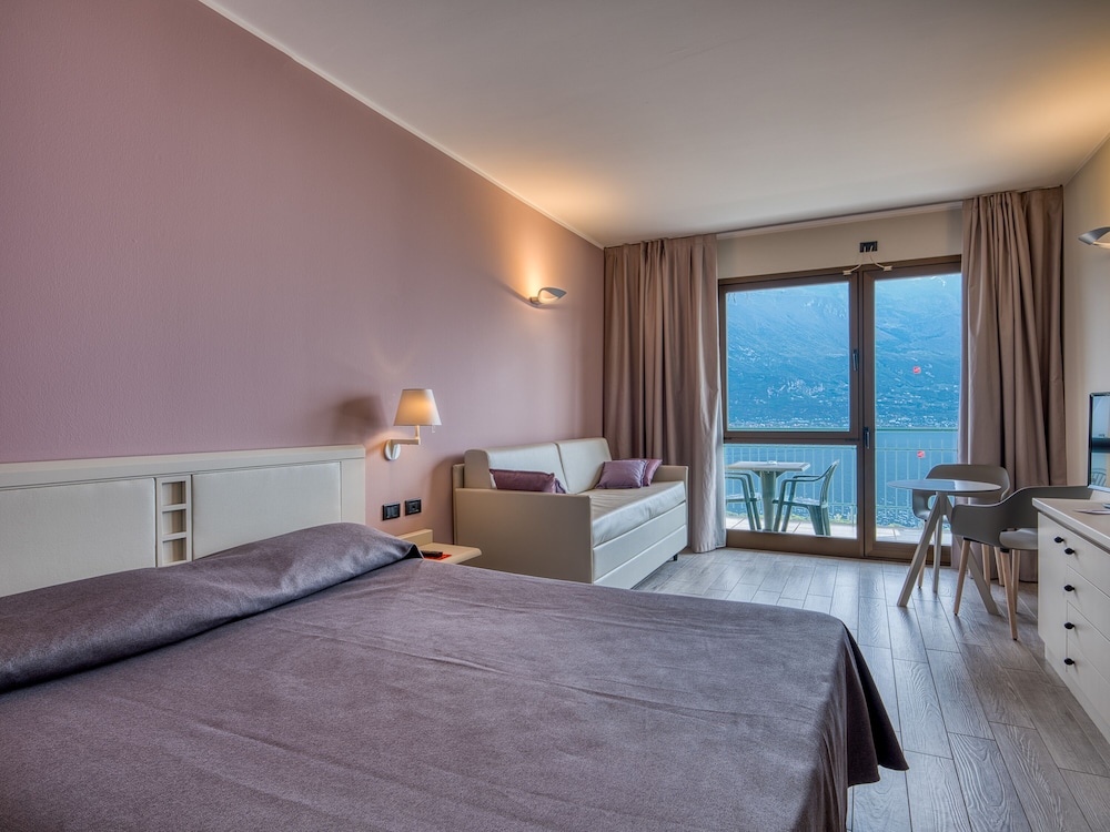 Panoramic Double or Twin Room - Photo 5