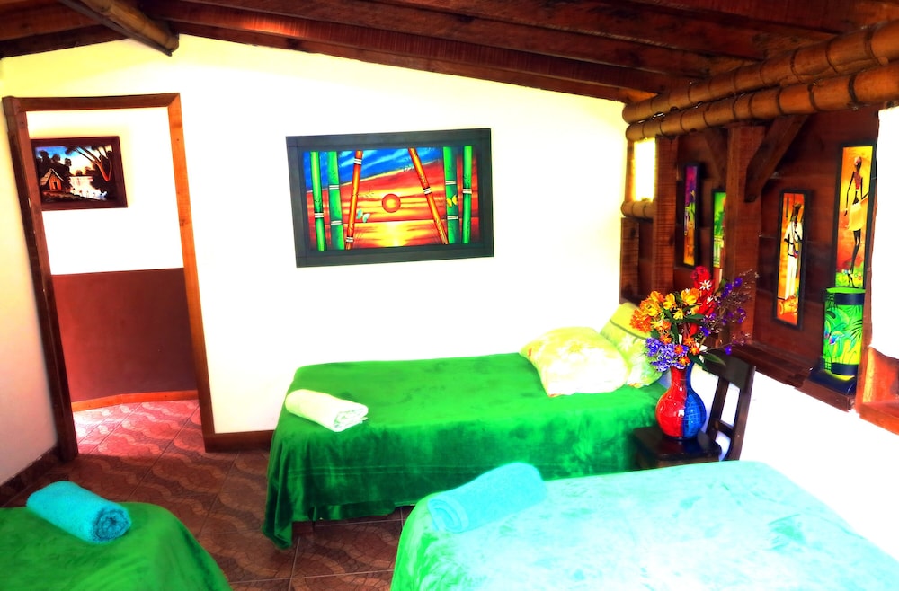 Family Triple Room, Multiple Beds, Private Bathroom photo 3