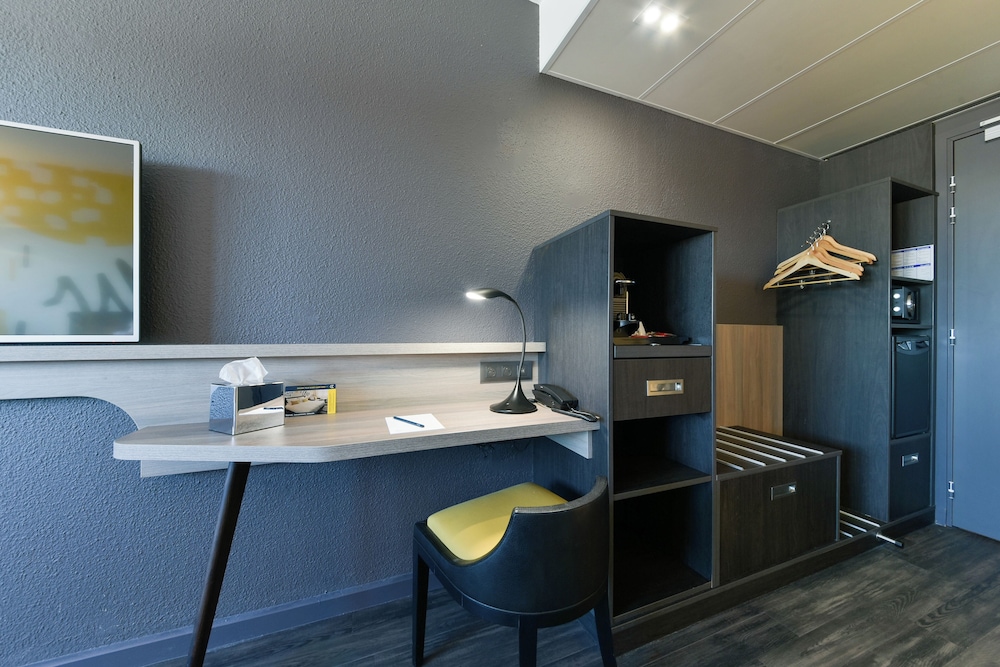 Superior Room, Multiple Beds - Photo 7