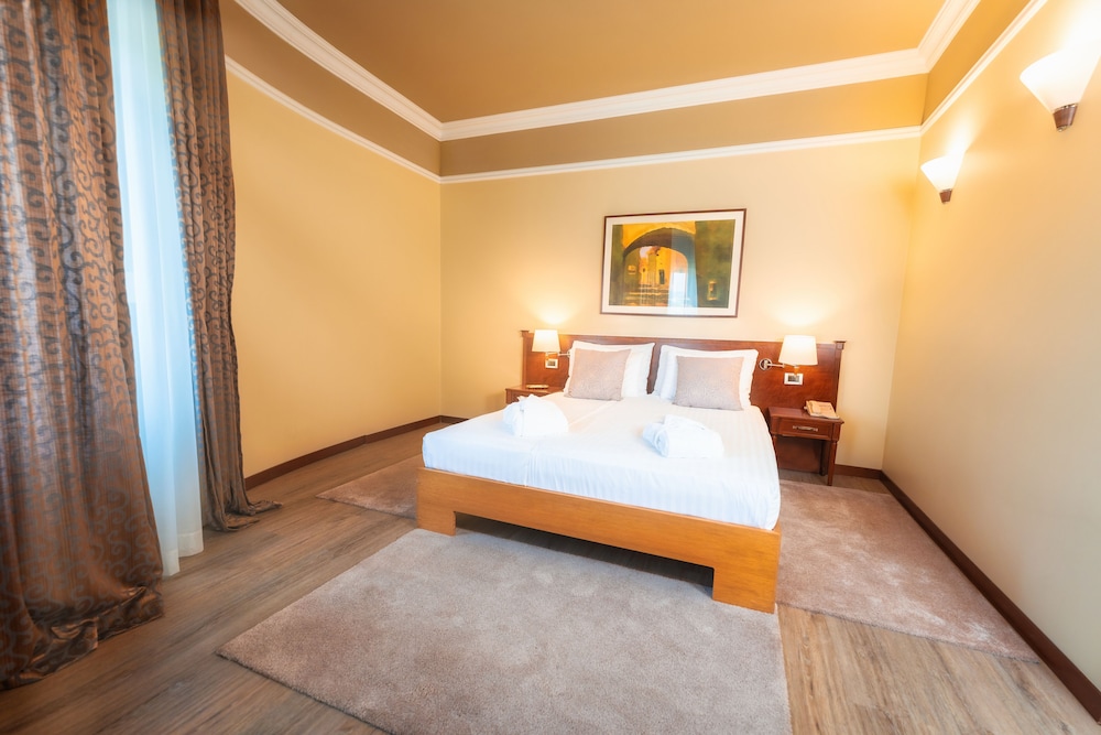 Junior Suite, Park View - Photo 6