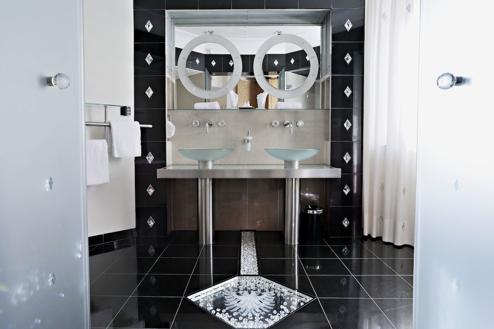 Signature Double Room - Photo 14