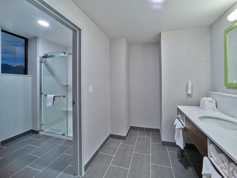 Studio, 2 Queen Beds, Accessible (Hearing) - Photo 4