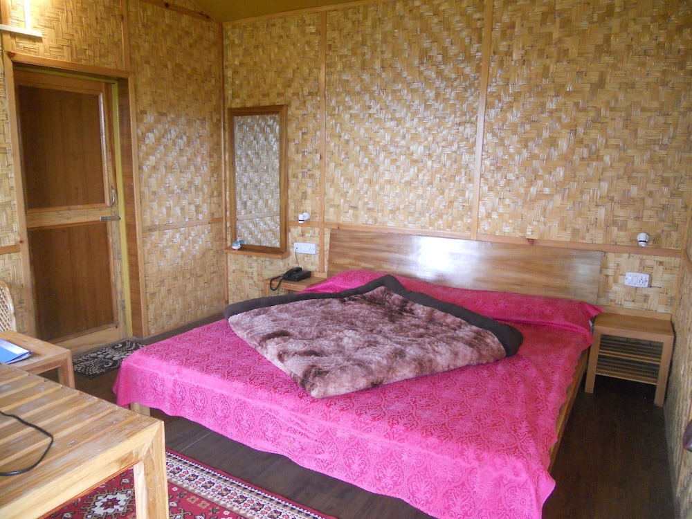 Luxury Cottage, 1 Double Bed, Smoking, Mountain View
