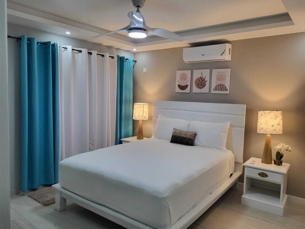Villa photo 1