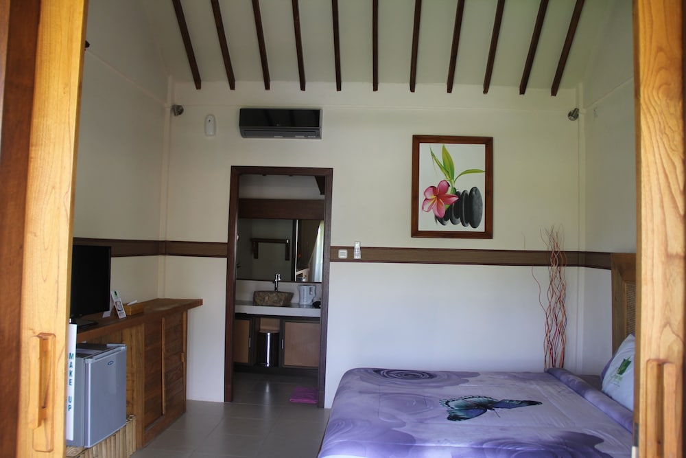 Standard Room, Poolside photo 3
