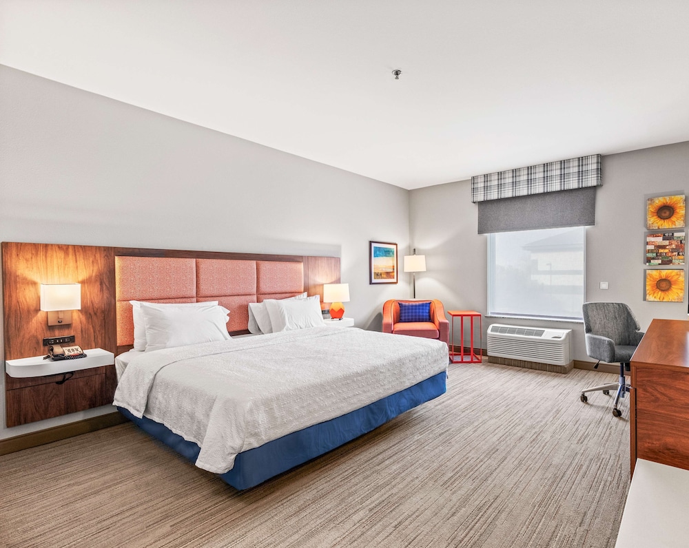 Room, 1 King Bed, Accessible - Photo 2
