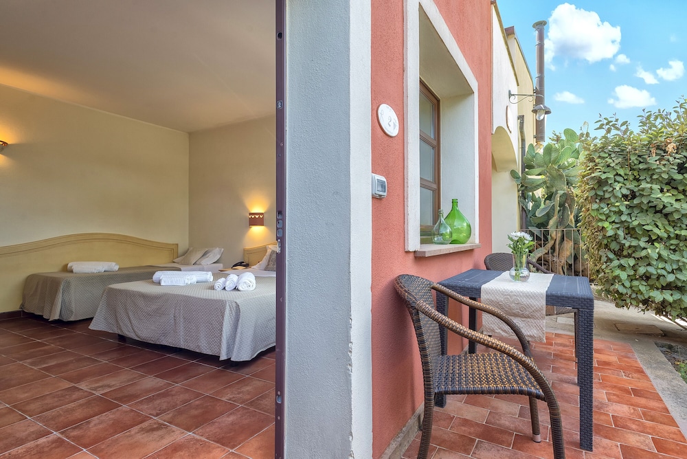 Deluxe Double Room, Garden View - Photo 10