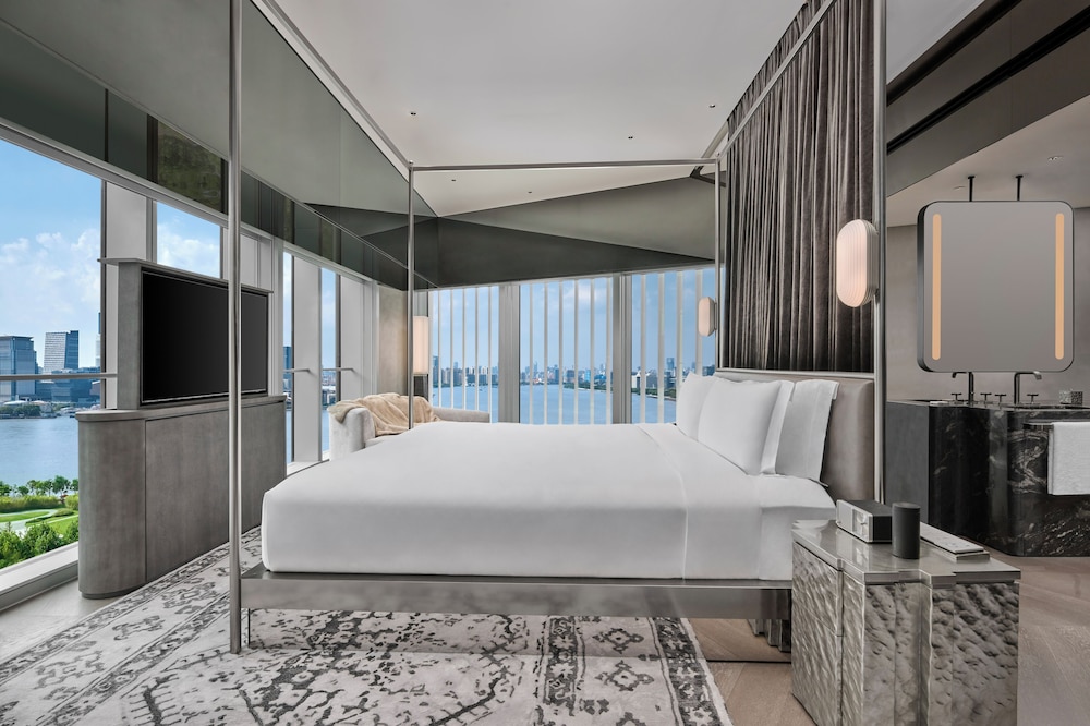 Suite (Lujazui)