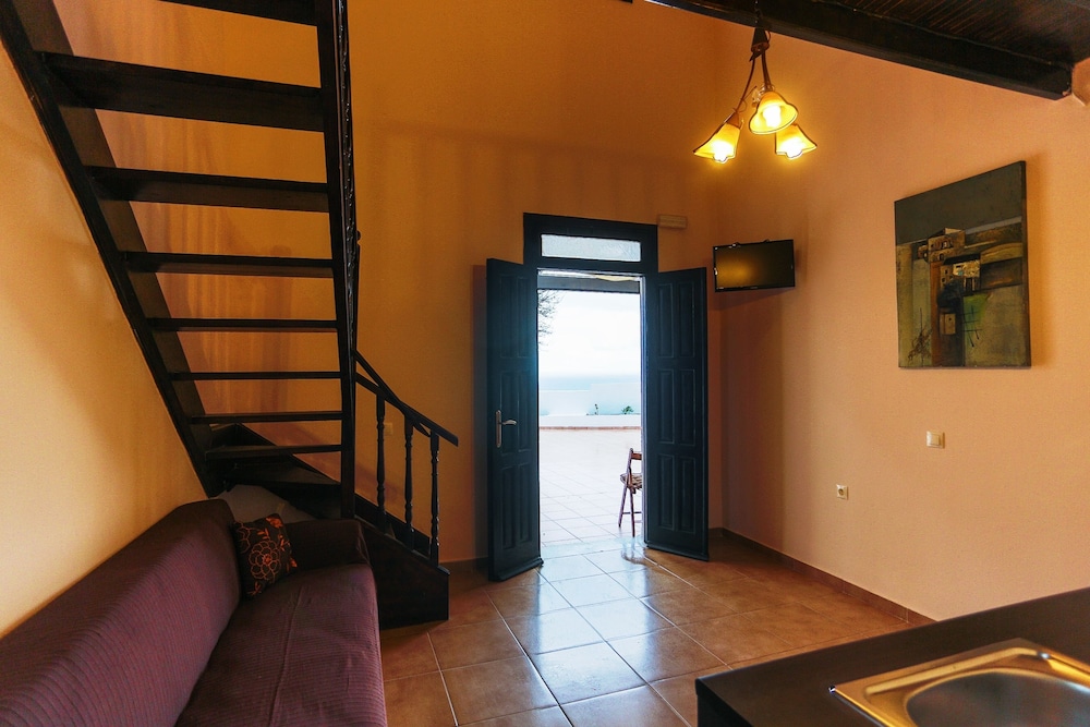 Studio, Sea View