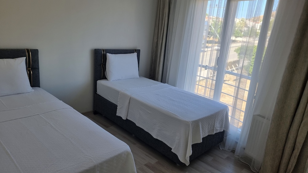 Studio, 2 Bedrooms, City View photo 3
