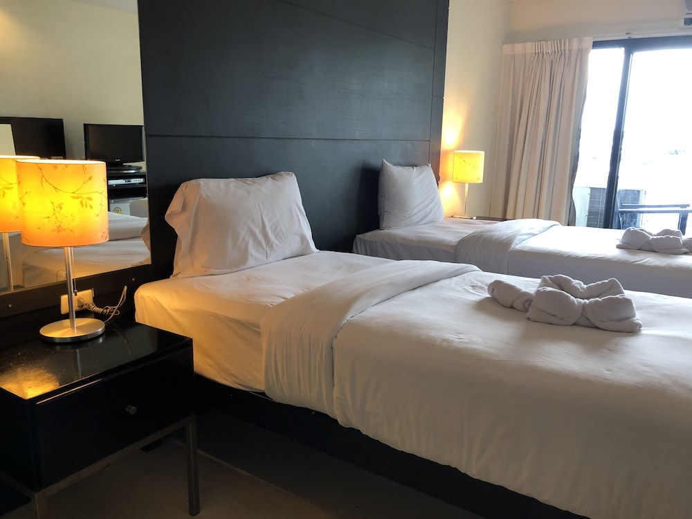 Deluxe Double or Twin Room, Balcony - Photo 13