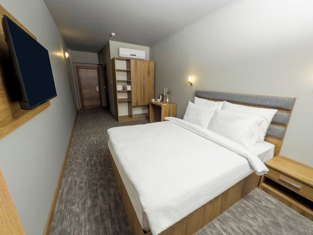Standard Room, 1 Queen Bed with Sofa bed