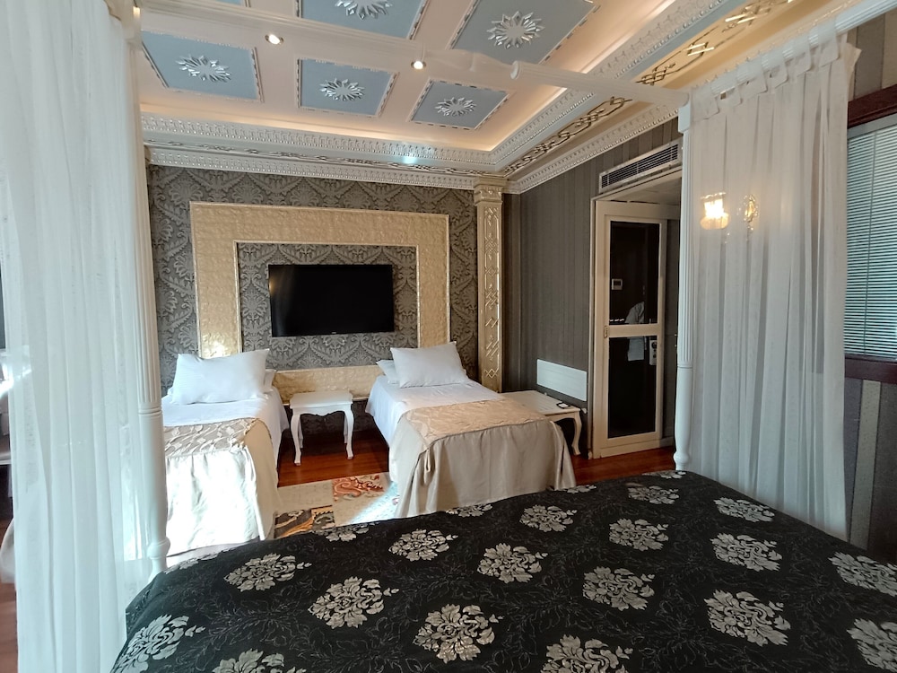 Family Suite, 1 Bedroom, City View photo 1