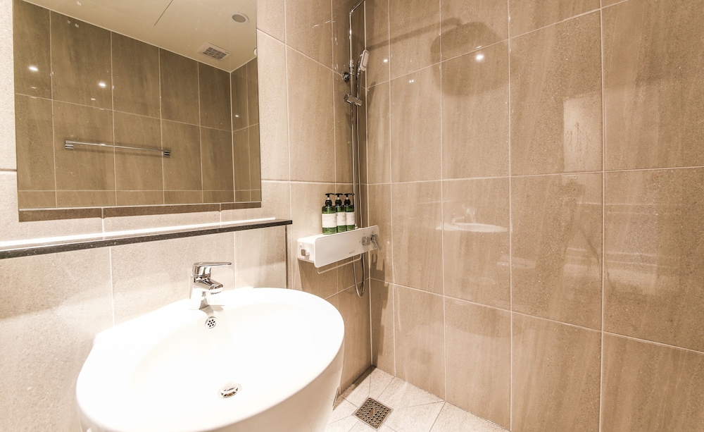 Standard Double Room, 1 Queen Bed, City View - Photo 6
