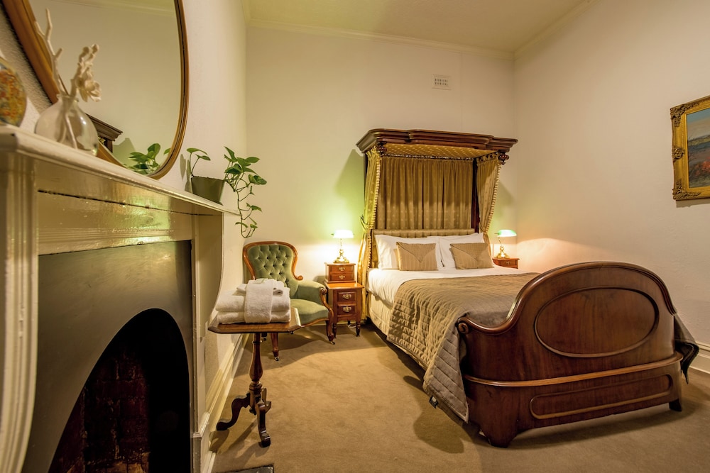 Queen Room 4