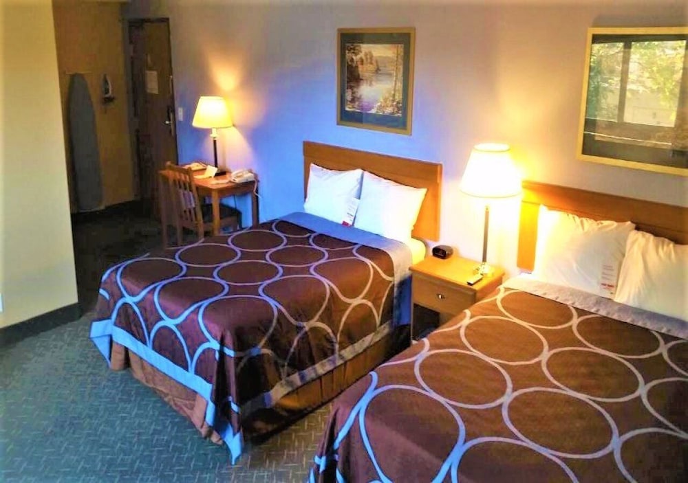 Room, Multiple Beds, Non Smoking - Photo 3