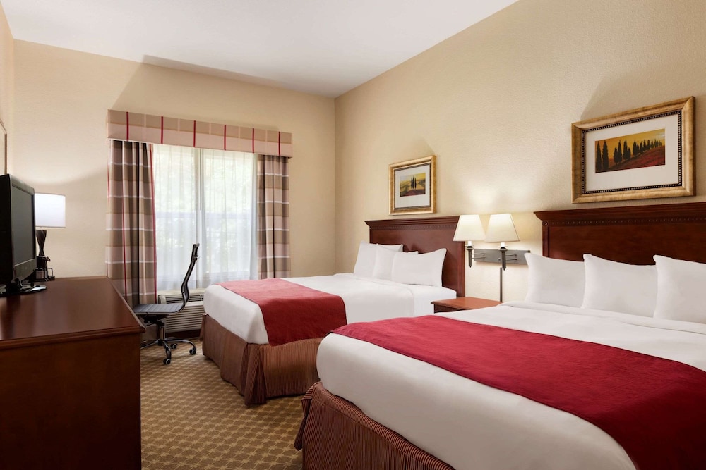 Room, 1 King Bed, Accessible, Non Smoking (Roll-in Shower)